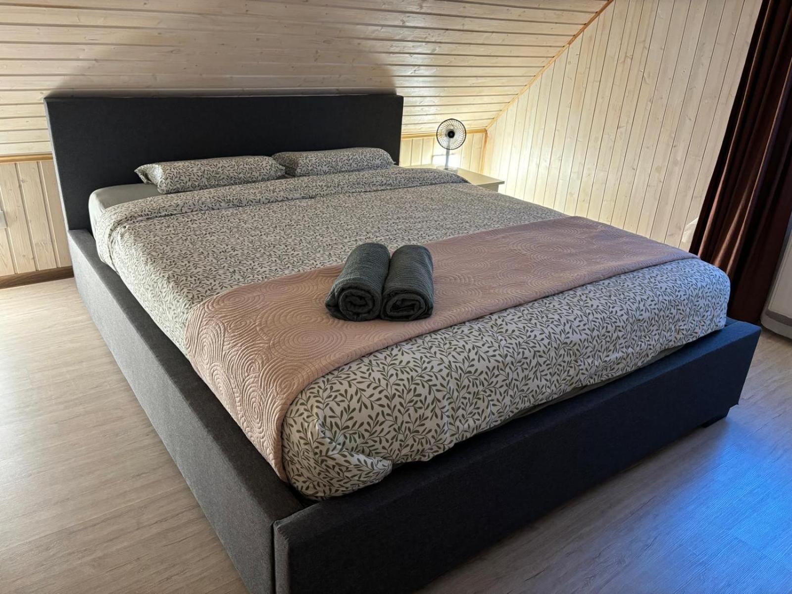 River Bank Vacation Home ยูร์มาลา ภายนอก รูปภาพ